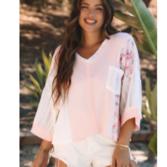 176 BOUTIQUE NWOT Multicolored Relaxed V-Neck Blouse with 3/4 Sleeves - Picture 1 of 1